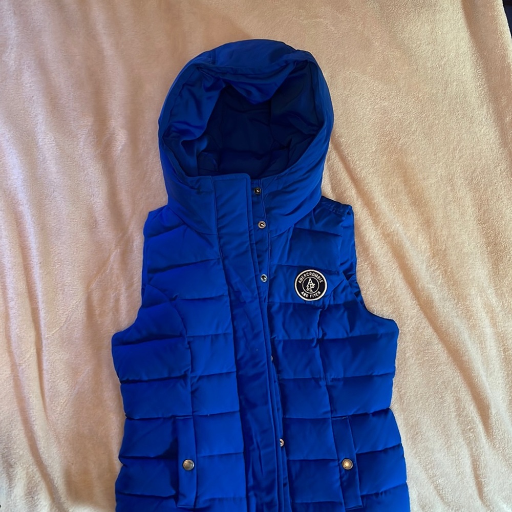 NWT puffer vest. Never worn